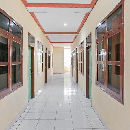 Oyo 93046 Hotel Fortuna Parepare Zewnętrze zdjęcie