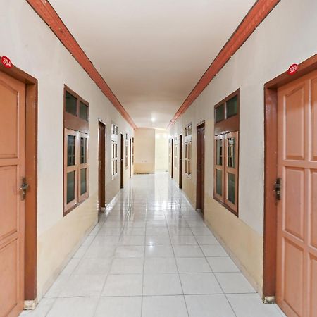 Oyo 93046 Hotel Fortuna Parepare Zewnętrze zdjęcie