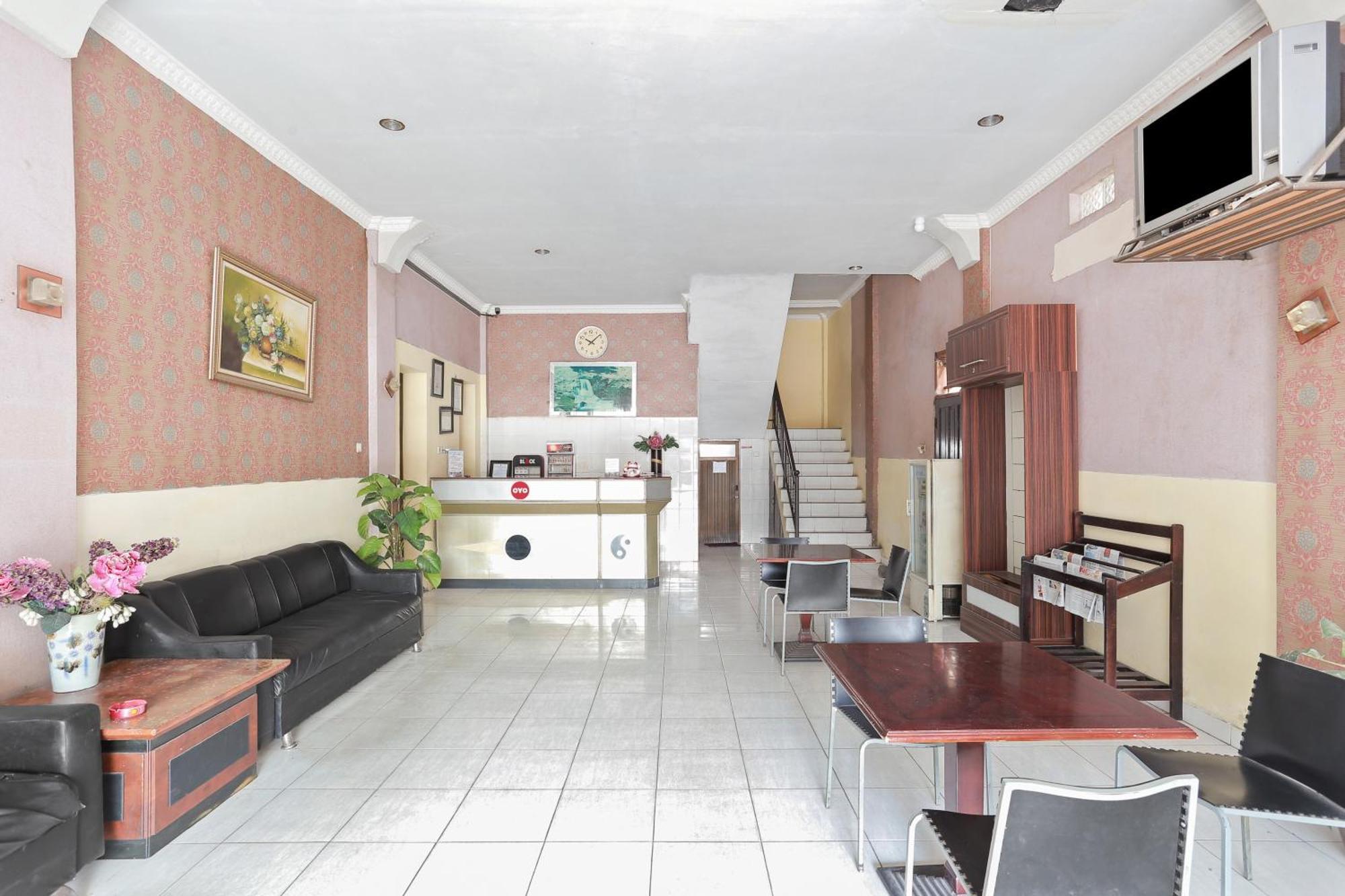 Oyo 93046 Hotel Fortuna Parepare Zewnętrze zdjęcie