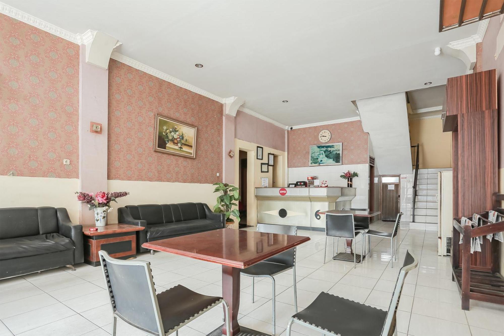 Oyo 93046 Hotel Fortuna Parepare Zewnętrze zdjęcie