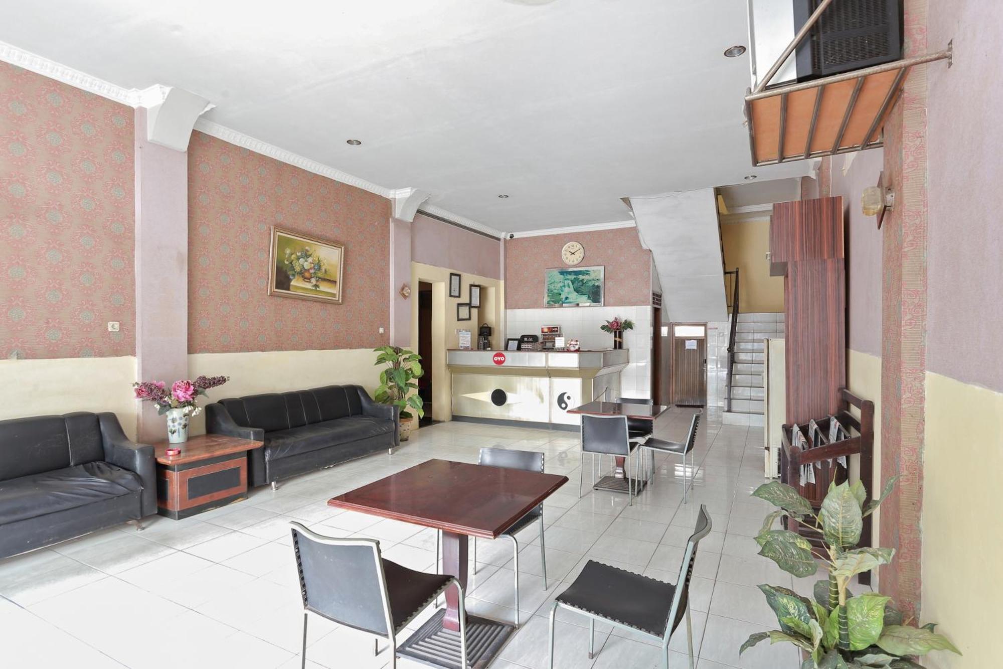 Oyo 93046 Hotel Fortuna Parepare Zewnętrze zdjęcie